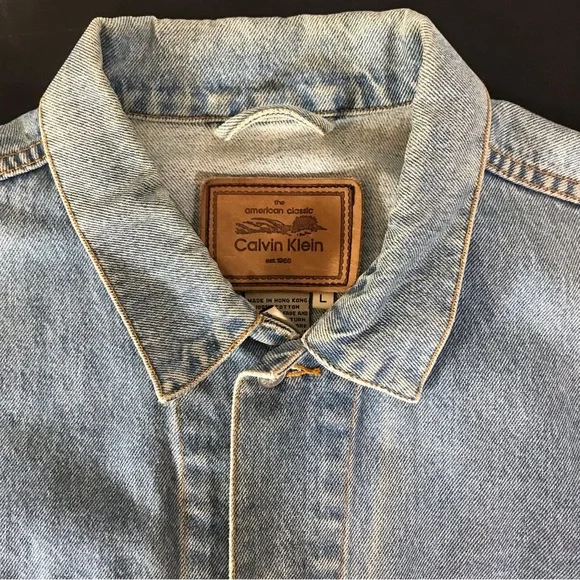 Calvin Klein Men's Light wash Trucker Denim Jacket Never worn like New! - Picture 10 of 10